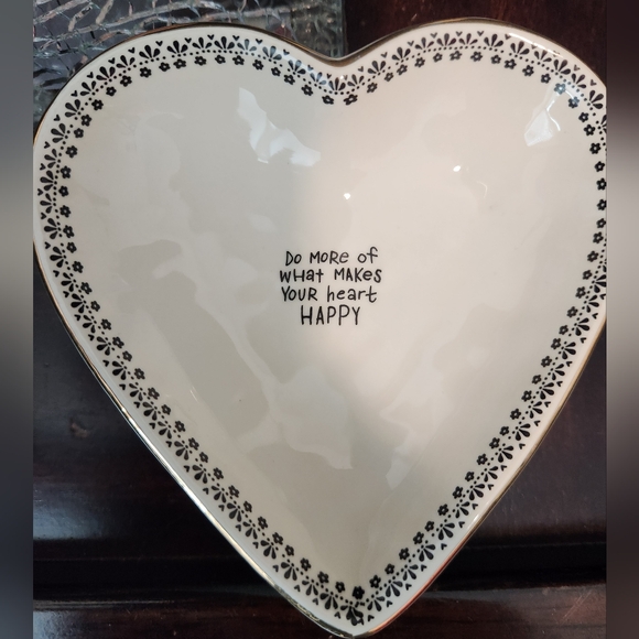 Natural Life Heart Dish - Picture 1 of 4